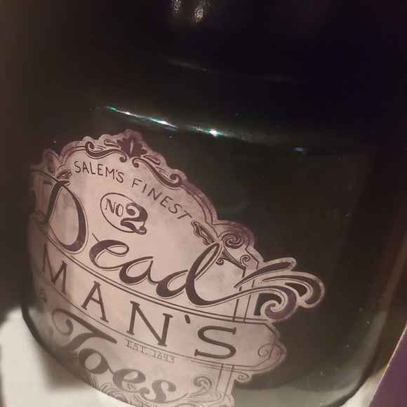 Full Size Fragrance Warmer - Dead Mans Toes (Bulb Included) - Picture 8 of 9